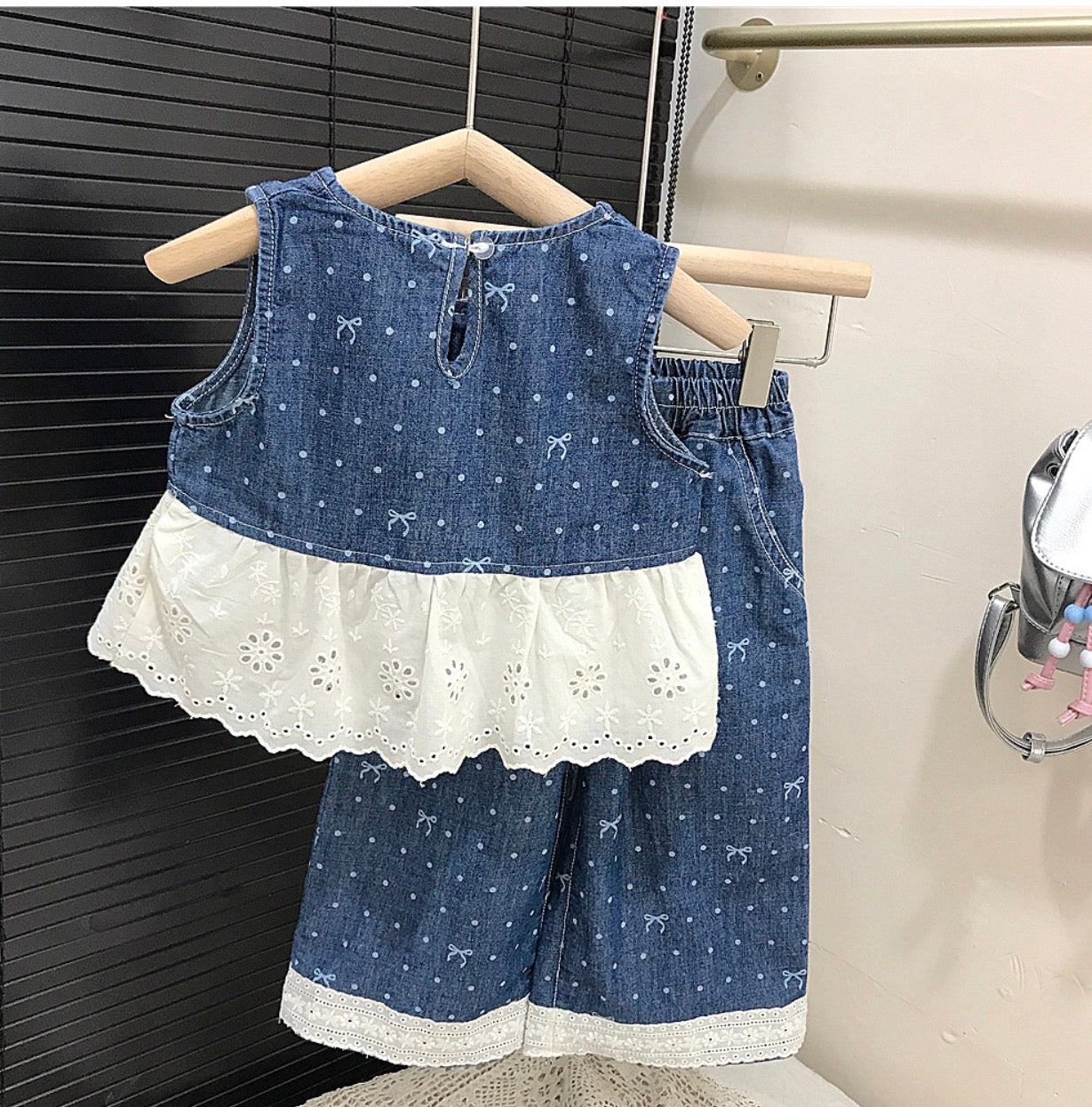 Blue Sleeveless Top & Pants Set with Bow Print